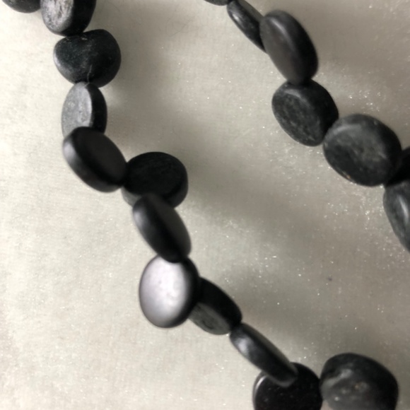 Black Beaded Necklace with Lacquered Shell - Picture 6 of 8